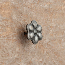 Load image into Gallery viewer, The Home Hand Forged Iron Hardware Iron Nail Clavo Flower HC-224