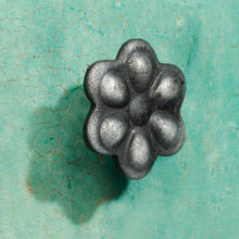 Load image into Gallery viewer, The Home Hand Forged Iron Hardware Iron Nail Clavo Flower HC-224