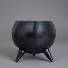 Load image into Gallery viewer, The Home Pot With Legs Planter Big Black CB1638-A