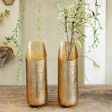 Load image into Gallery viewer, The home Medium Wall Vase Hammered Planter Gold GD970-B