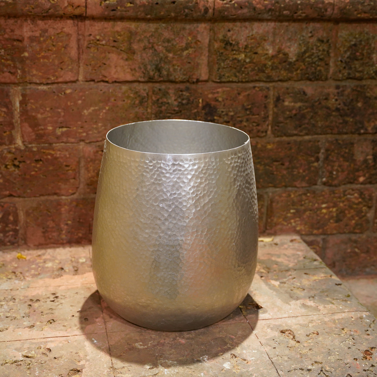 The Home Barrel Planter Hammered Small Silver NL1644-A