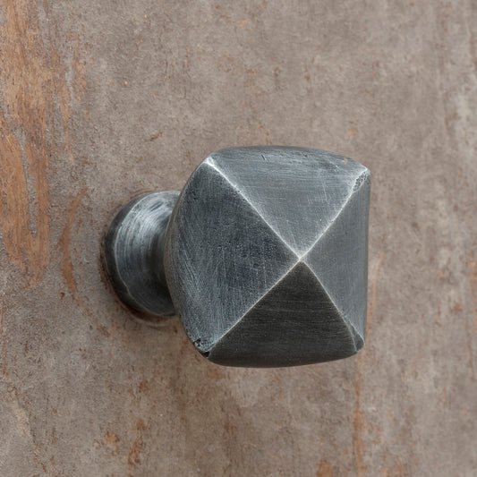 The Home Hand Forged Iron Hardware Iron Knob HC-1157-3.5x3.5x5CM