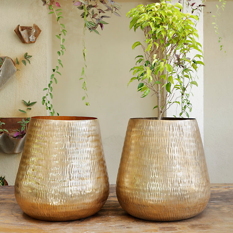The Home Barrel Planter Medium Gold GD1644-C