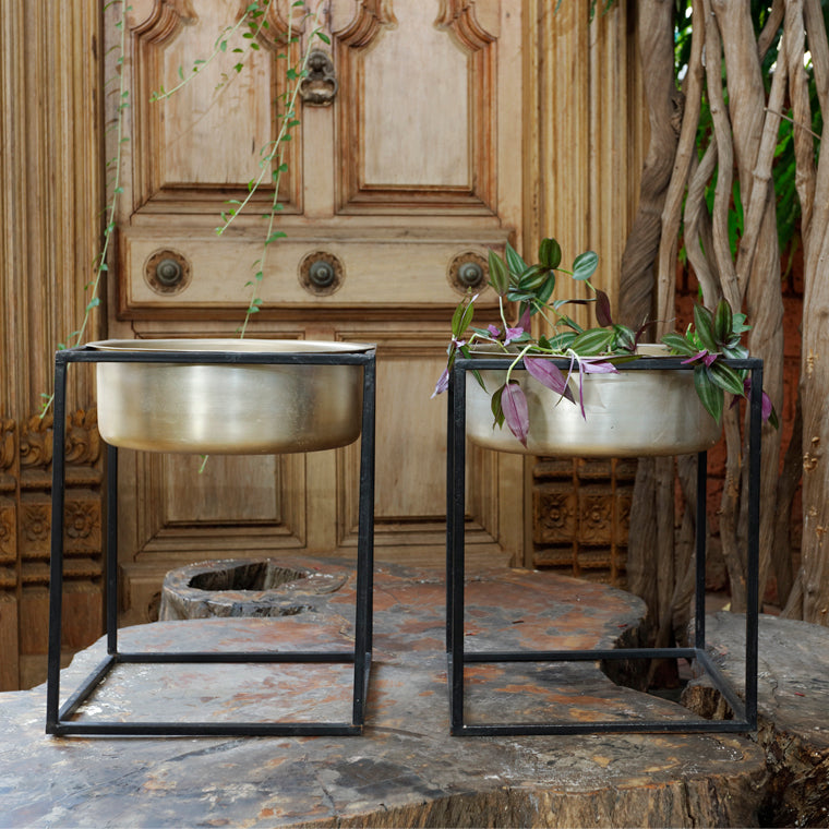 The home Pot with Stand Planter Gold GD1097-A