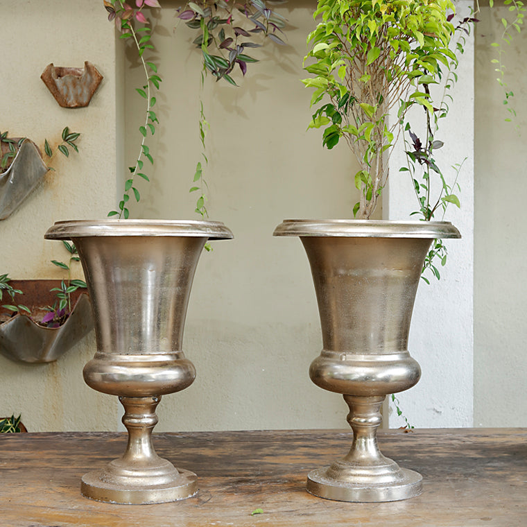 The home Metal Vase Planter Gold GD1615